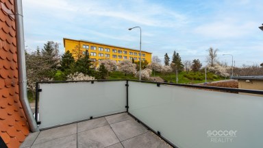 Pronájem nového mezonetového bytu 5 +kk/T/S/P se zahradou v Praze 10 - Strašnice, ulice V Úžlabině.