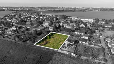 Prodej stavebního pozemku 2813 m2 v obci Dobříč u Prahy, okres Praha - Západ.