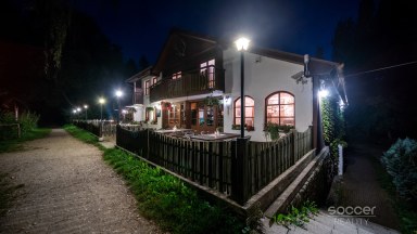 Prodej Loveckého hotelu Jivák, unikátní stavby s genius loci