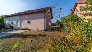 Prodej řadového domu, 90,47 m², Praha-západ, Nučice, ul. Pod Nádražím.