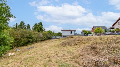 Prodej stavebního pozemku 900 m2, Praha západ - Dobrovíz.