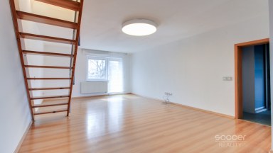 Pronájem krásného bytu 3+kk/garáž/terasa/balkony, 114 m2, ul. Ve Žlíbku, Praha 9 - Horní Počernice.