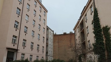 Pronájem krásného bytu 1+kk/B/S, 44 m2, Praha 2 - Nusle, Slavojova