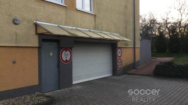Pronájem bezpečného vnitřního parkovacího stání, ul. K Ládví, Praha 8 - Čimice.