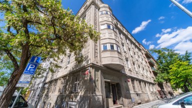 Prodej komerčního prostoru 53,2 m2 (vchod z ulice + výloha) v ulici Lucemburská