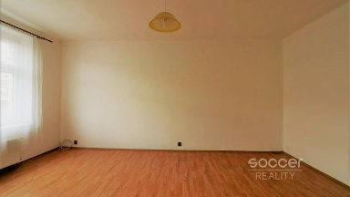Pronájem prostorného bytu 2+1/B, 84 m2, ulice Čimická, Praha 8 - Kobylisy.