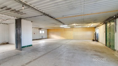 Pronájem kancelářských, skladových a parkovacích prostor v Horních Počernicích.