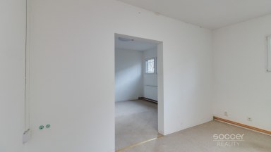 Pronájem kancelářských, skladových a parkovacích prostor v Horních Počernicích.