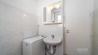 Pronájem krásného bytu 1+KK, 27 m2, Praha 4 - Podolí, Pravá