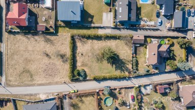 Prodej stavebního pozemku 1300 m2 v obci Záryby.