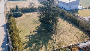 Prodej stavebního pozemku 1300 m2 v obci Záryby.