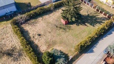 Prodej stavebního pozemku 1300 m2 v obci Záryby.