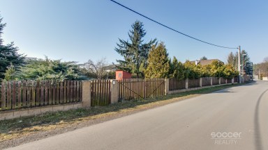 Prodej stavebního pozemku 1300 m2 v obci Záryby.