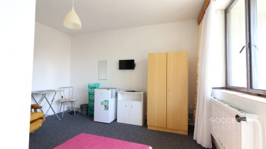 Pronájem pokoje 20 m2 s balkonem na Praze 9 – Čakovice, v ul. Danielova.