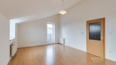 Pronájem bytu 2+kk/B/GS, 49 m2, ulice Velkoosecká, Praha 9 - Vinoř.