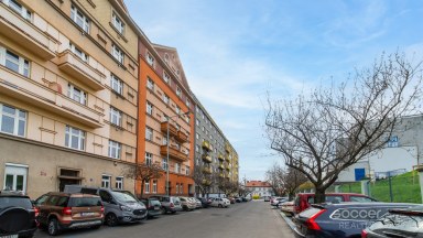 Prodej bytu 2+kk, 59 m2, ulice Hradecká, Praha 3 - Vinohrady. 