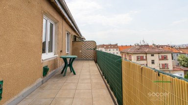 Pronájem bytu 2+1 s velkou terasou – 50 m² + terasa 17 m², Starostrašnická, Praha 10 – Strašnice