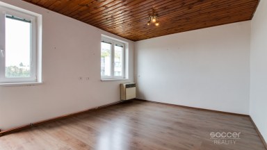 Pronájem bytu 2+1 s velkou terasou – 50 m² + terasa 17 m², Starostrašnická, Praha 10 – Strašnice