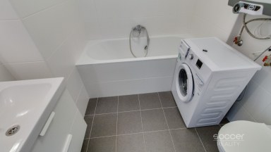 Pronájem bytu 2+1 s velkou terasou – 50 m² + terasa 17 m², Starostrašnická, Praha 10 – Strašnice