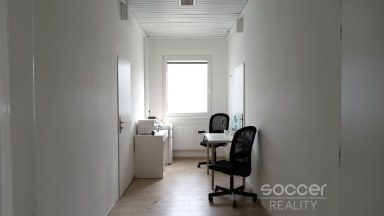 Pronájem nově zrekonstruované kanceláře, 15 m2, Praha 10 - Dolní Měcholupy, Ke Kablu