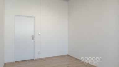 Pronájem nově zrekonstruované kanceláře, 15 m2, Praha 10 - Dolní Měcholupy, Ke Kablu