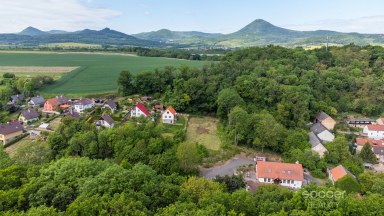 Prodej stavebního pozemku 800 m², obec Oparno, okres Litoměřice.