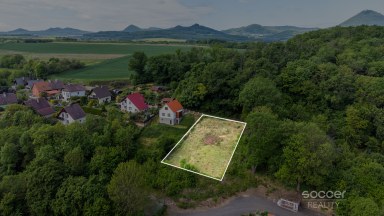 Prodej stavebního pozemku 800 m², obec Oparno, okres Litoměřice.