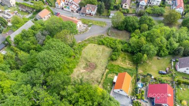 Prodej stavebního pozemku 800 m², obec Oparno, okres Litoměřice.