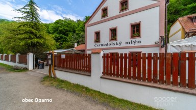 Prodej stavebního pozemku 800 m², obec Oparno, okres Litoměřice.