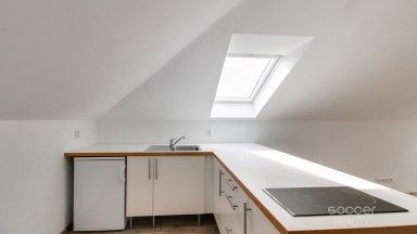 Pronájem bytu 1+kk/zahrada, 30 m2, Praha 9 - Horní Počernice.