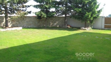 Pronájem bytu 1+kk/zahrada, 30 m2, Praha 9 - Horní Počernice.