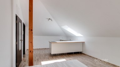 Pronájem bytu 1+kk/zahrada, 30 m2, Praha 9 - Horní Počernice.