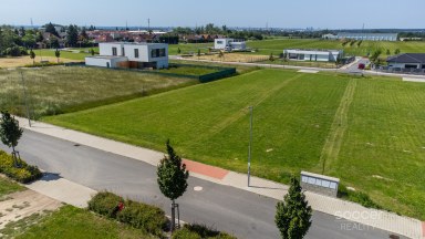 Prodej pozemku 1239 m2, Vestec u Prahy, okr. Praha – západ.