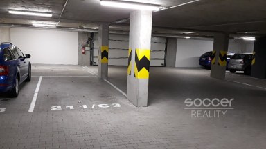 Pronájem garážového stání, 15 m² – Zakšínská ul., Praha 9 – Střížkov