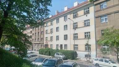 Pronájem krásného bytu 2+kk, 50 m2, Praha 3 - Žižkov, ul. Jeseniova.