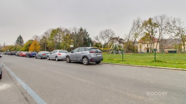 Pronájem slunného bytu - garsoniéry, 30 m2, ul. U Kolejí, Praha 6. 
