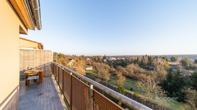 Byt 4+1/terasa/GS/PS/půda, 95 + 11,8 m2 na Praze 9 – Horní Počernice, ul. V Javorech na prodej.