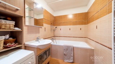 Byt 4+1/terasa/GS/PS/půda, 95 + 11,8 m2 na Praze 9 – Horní Počernice, ul. V Javorech na prodej.