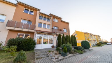 Byt 4+1/terasa/GS/PS/půda, 95 + 11,8 m2 na Praze 9 – Horní Počernice, ul. V Javorech na prodej.