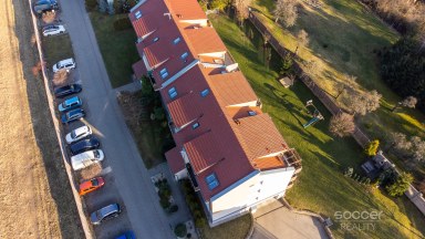 Byt 4+1/terasa/GS/PS/půda, 95 + 11,8 m2 na Praze 9 – Horní Počernice, ul. V Javorech na prodej.