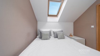 Byt 4+1/terasa/GS/PS/půda, 95 + 11,8 m2 na Praze 9 – Horní Počernice, ul. V Javorech na prodej.