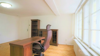 Pronájem kanceláře 2+1, 50m2, Praha 6 - Bubeneč, ul. Na Zátorce.