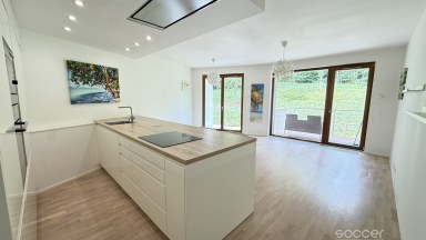 Pronájem prostorného bytu 3+kk, 104m2 s balkonem, garáž. stáním, sklepem v Praze 5, ul. Naskové
