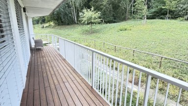 Pronájem prostorného bytu 3+kk, 104m2 s balkonem, garáž. stáním, sklepem v Praze 5, ul. Naskové