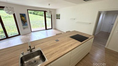 Pronájem prostorného bytu 3+kk, 104m2 s balkonem, garáž. stáním, sklepem v Praze 5, ul. Naskové