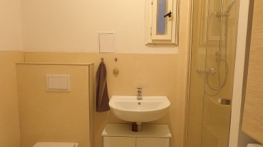 Pronájem bytu 1+kk/B, 28m2, Praha 3 - Žižkov, ul. Jeseniova.