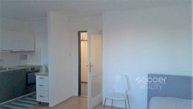 Pronájem bytu 1+kk/B, 28m2, Praha 3 - Žižkov, ul. Jeseniova.