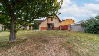 Prodej domu 2+1/zahrada/půda/sklep, 72 m2, ul. Alšova, Jirny, Praha – východ.