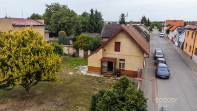 Prodej domu 2+1/zahrada/půda/sklep, 72 m2, ul. Alšova, Jirny, Praha – východ.