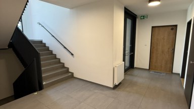 Pronájem bytu 2+kk/B/S/G, 54m2, Praze 4, ul. Zlochova.